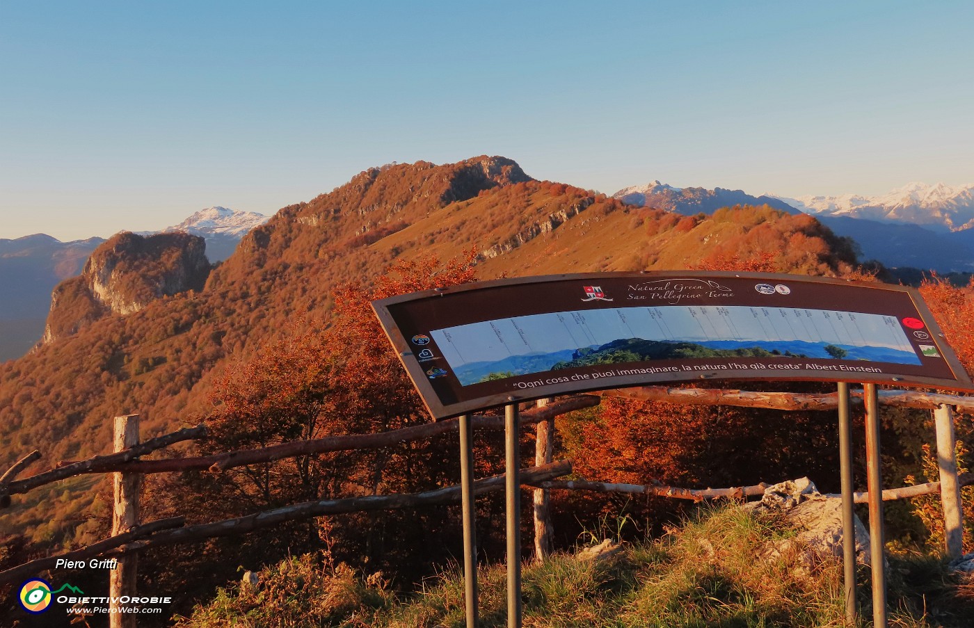 62 Dal Pizzo Cerro il Castel Regina e il Corno (a sx)  nella luce del tramonto.JPG
